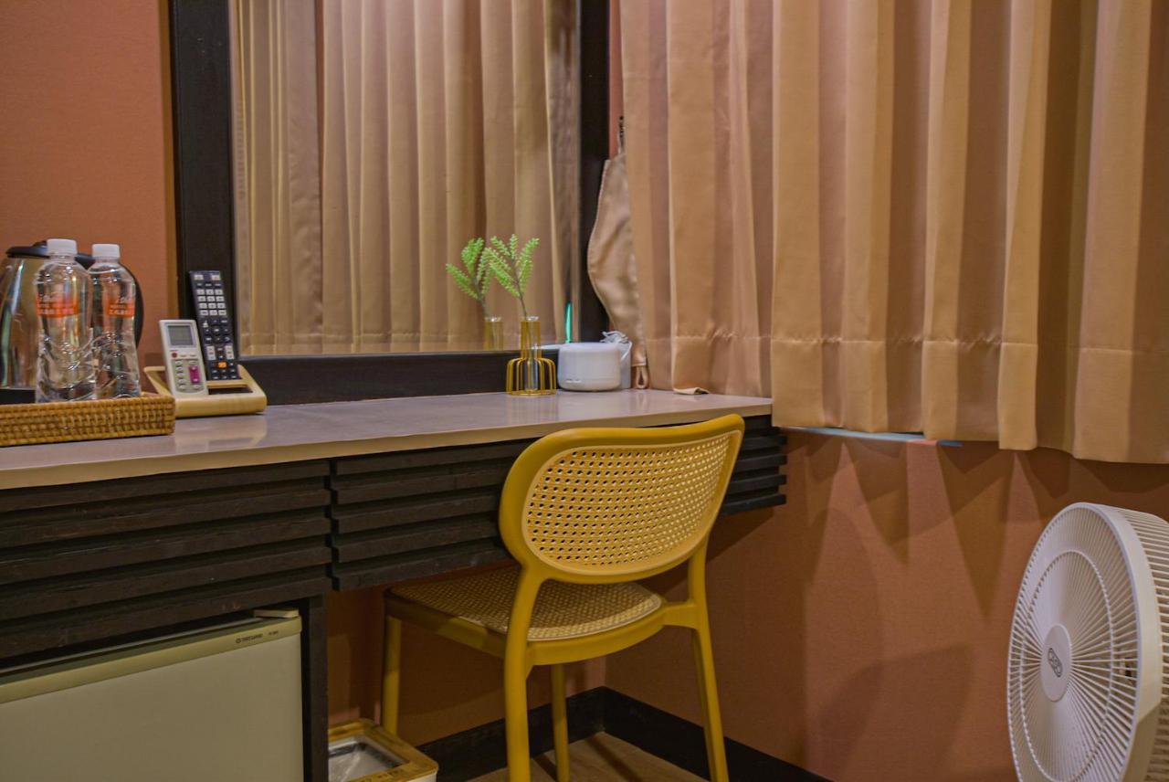 Ashare Hotel Yilan Eksteriør bilde